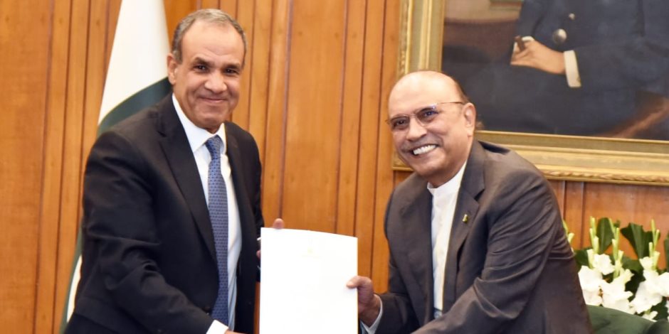 وزير الخارجية يسلم رسالة خطية من الرئيس السيسى إلى الرئيس الباكستاني