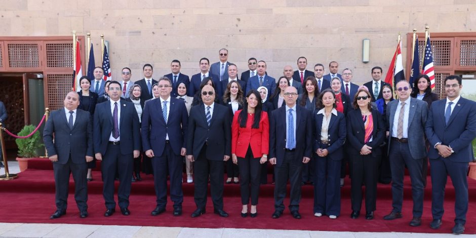 وزيرا العدل والتخطيط يشهدان تخريج عدد من أعضاء الهيئات القضائية من برنامج قيادة التغيّر