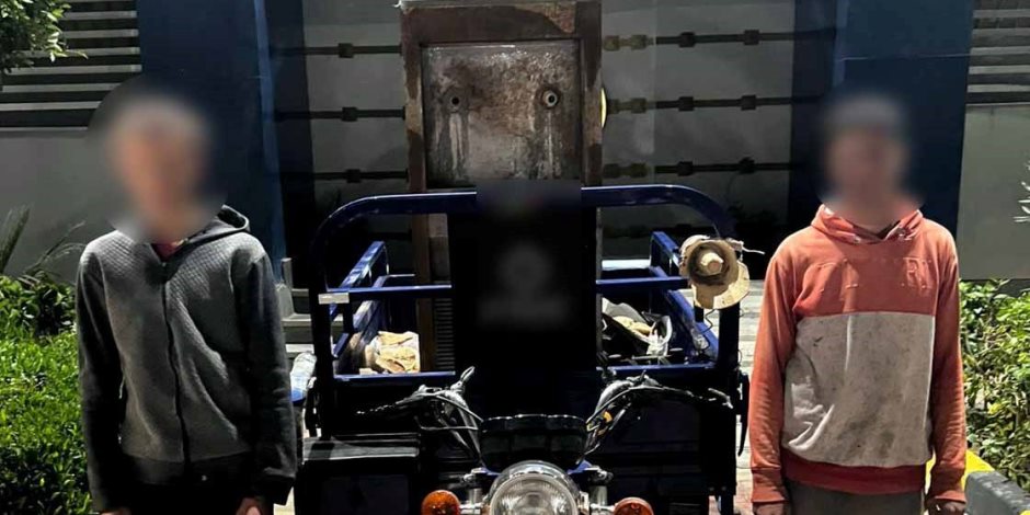 القبض على شخصين سرقا مبرد مياه من أمام أحد المصانع ببنى سويف