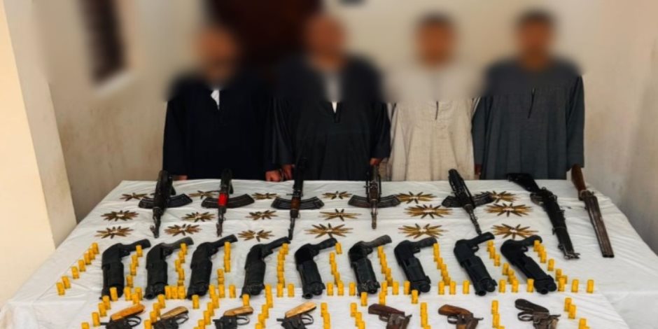 ضبط عناصر بؤر إجرامية من جالبي ومتجري المواد المخدرة والأسلحة غير المرخصة في عدد من المحافظات