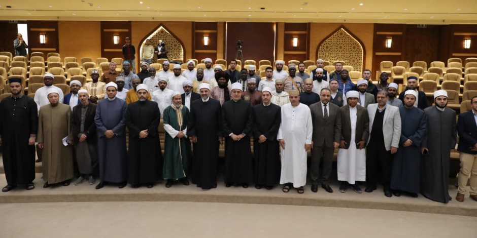 مفتي الجمهورية يستقبل وفدًا من متدربي أكاديمية الأزهر من ست دول  في ختام دورتهم التدريبية