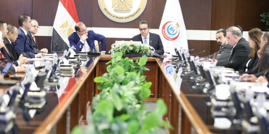 وزير الصحة يبحث مع وزير المالية انتظام سلاسل توريد الأدوية والمستلزمات الطبية