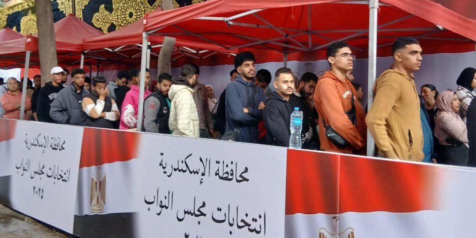 استمرار توافد الناخبين بلجان أول الرمل بالإسكندرية للتصويت في انتخابات مجلس النواب 