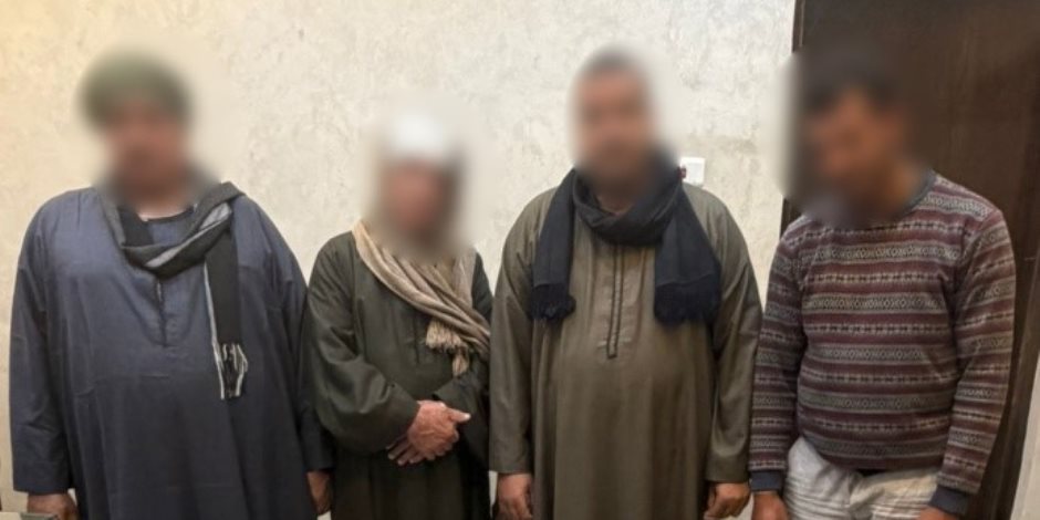 ضبط 4 أشخاص فى جرجا بسوهاج بحوزتهم مبالغ مالية لتوزيعها على الناخبين لصالح مرشحان 