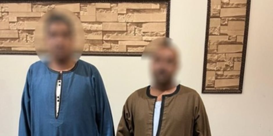 ضبط شخصين بحوزتهما مبالغ مالية لحشد ناخبين لصالح مرشحين بأخميم