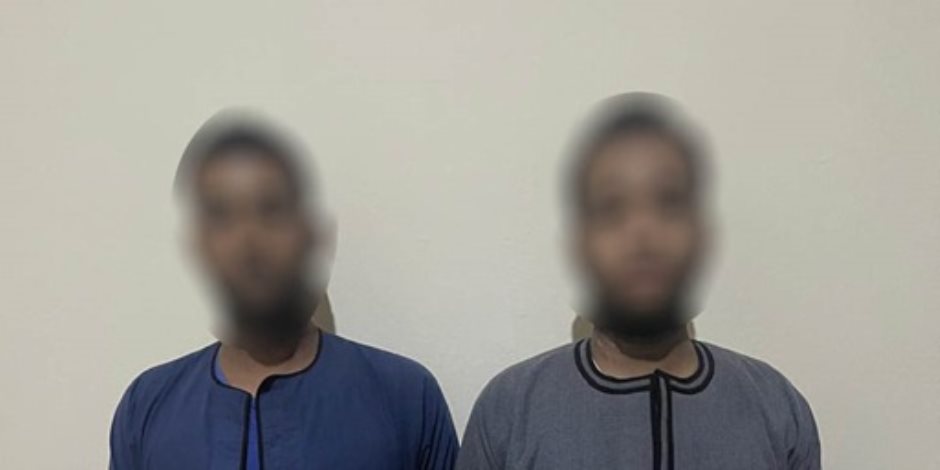 ضبط شخصين بحوزتهما دعاية انتخابية لتوزيعها على الناخبين في قنا