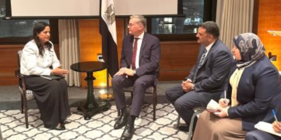 وزير البترول يبحث مع أنجلوجولد أشانتى ضخ استثمارات إضافية فى تعدين الذهب