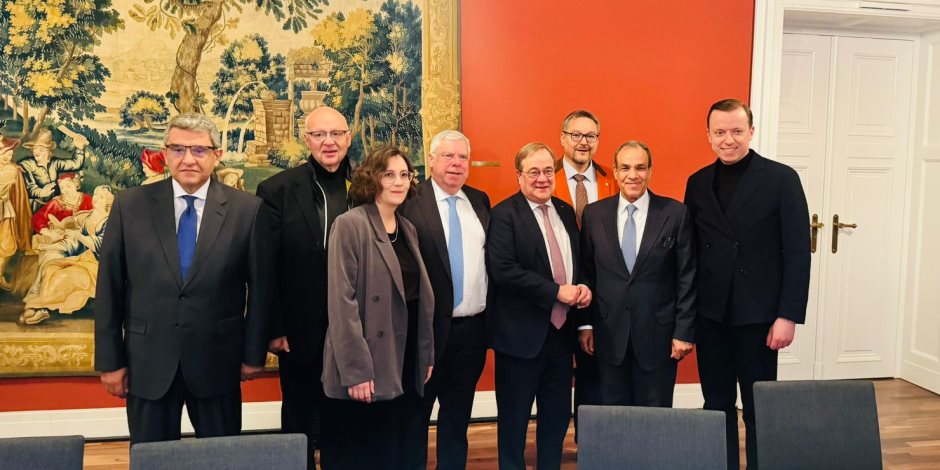 وزير الخارجية يلتقي مع أعضاء لجنة العلاقات الخارجية بالبرلمان الألماني