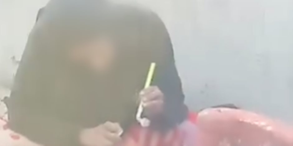 ضبط ربة منزل فى "أوسيم" بالجيزة ظهرت فى فيديو تتعاطى المواد المخدرة 