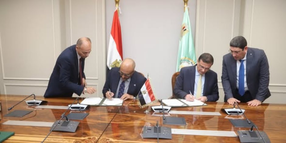 وزير الزراعة يوقع اتفاقية تجديد استضافة مصر للمركز الدولي للأسماك 