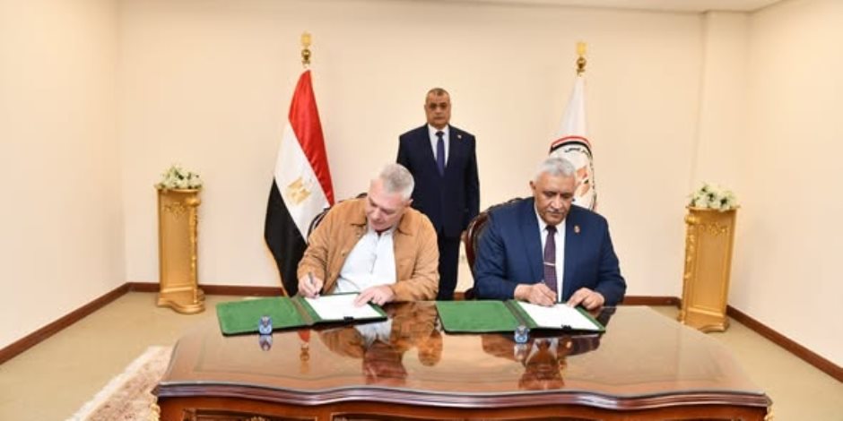 وزير الدولة للإنتاج الحربي يشهد مراسم توقيع عقد للتعاون المشترك في مجال التصنيع العسكري