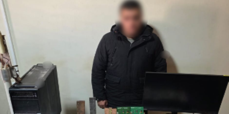 ضبط شخص بالدقهلية لقيامه ببيع أجهزة ومستلزمات البث الهوائي اللاسلكي بدون ترخيص