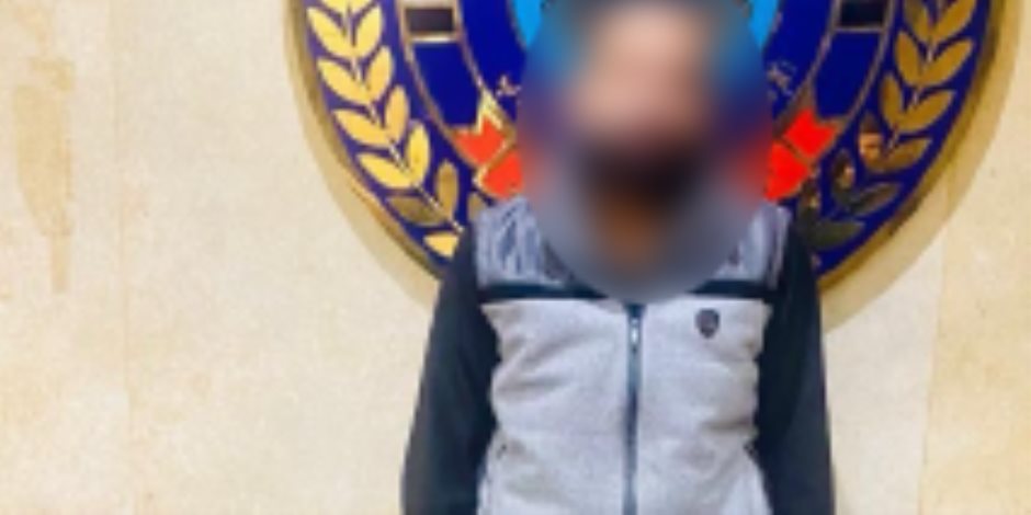 ضبط أحد الأشخاص لاستخدامه تطبيقاً هاتفياً للترويج لممارسة أعمال الفجور بالجيزة