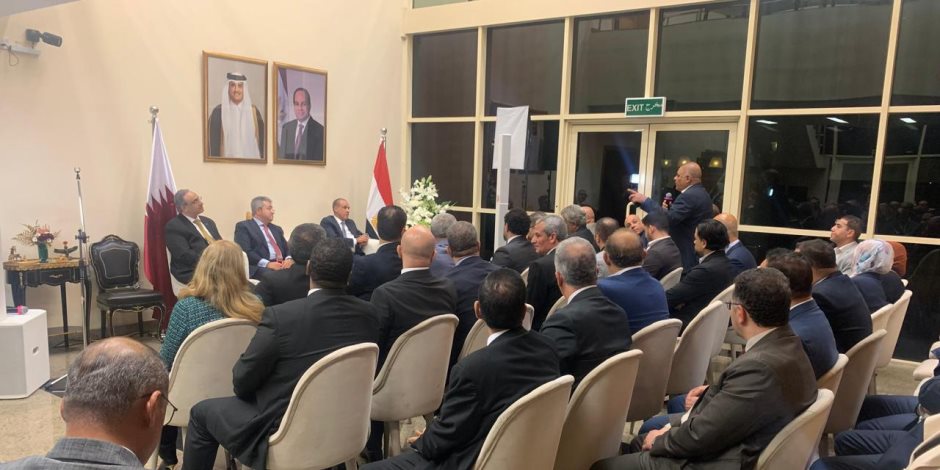 وزير الخارجية يلتقي الجالية المصرية في قطر