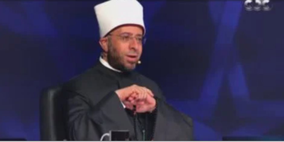 دولة التلاوة.. أسامة الأزهرى يشيد بالمتسابق محمد القلاجى بكلمات من ذهب