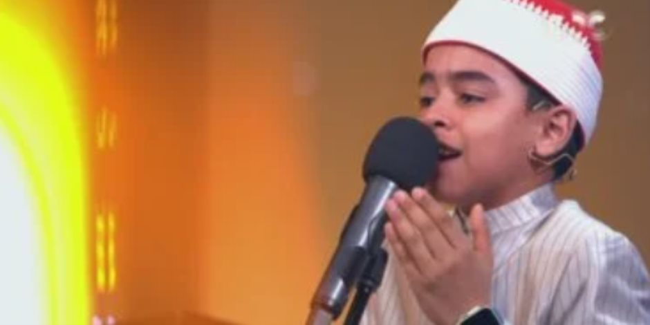 دولة التلاوة.. المتسابق محمد القلاجى يبتهل لمصر.. وأسامة الأزهر يمدحه