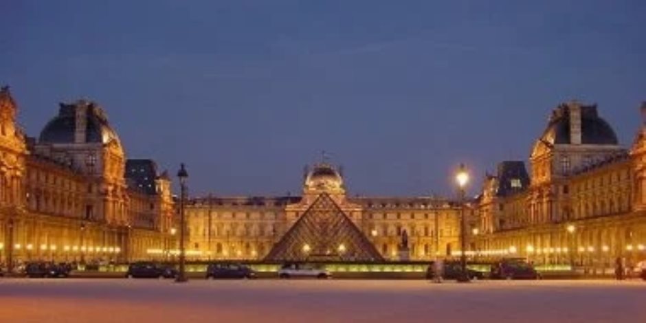 تسرب مياه في متحف اللوفر يتلف 400 كتاب نادر بقسم الآثار المصرية