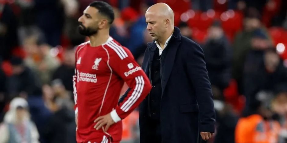 إدارة ليفربول تحسم الجدل حول مصير سلوت بعد خلافه مع النجم المصري