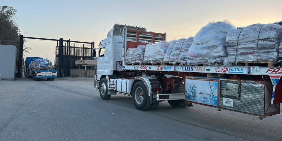 إطلاق قافلة زاد العزة الـ 89 إلى غزة بحمولة 256 ألف سلة غذائية وملابس