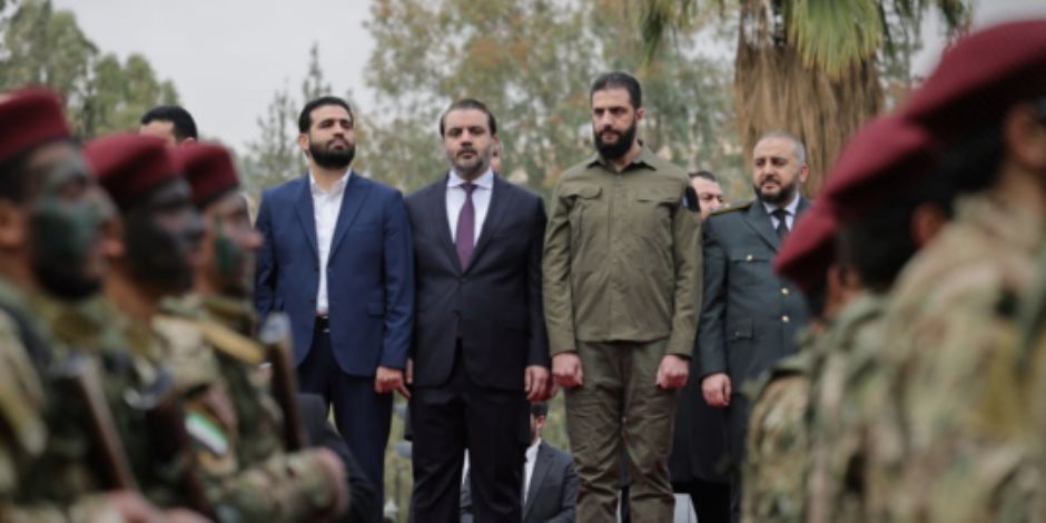 أحمد الشرع بالزى العسكرى لـ«السوريين»: أطيعونى ما أطعتُ الله فيكم