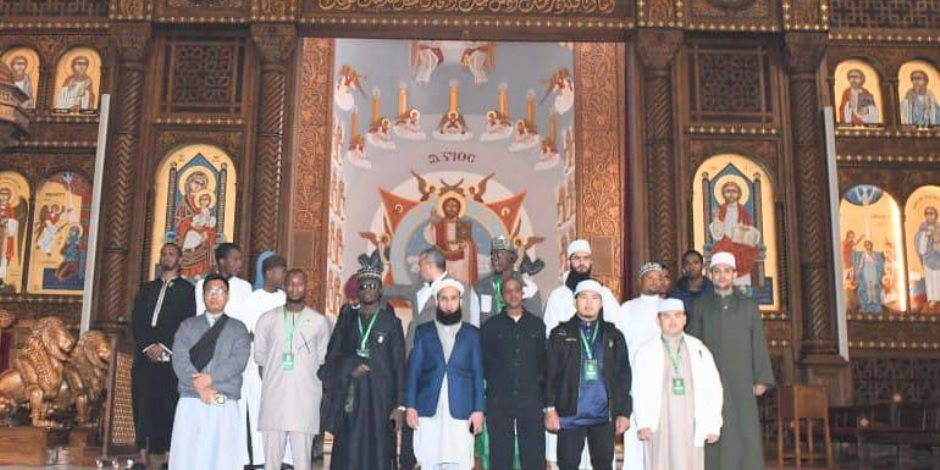 وفد من المشاركين في المسابقة العالمية للقرآن في زيارة للعاصمة الجديدة