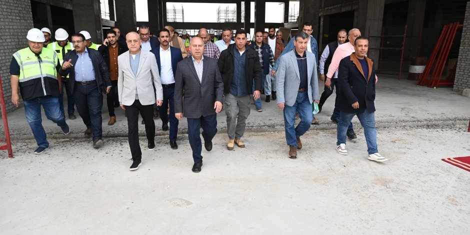 نائب رئيس الوزراء يتفقد محطات ومسار الخط الثاني للقطار السريع