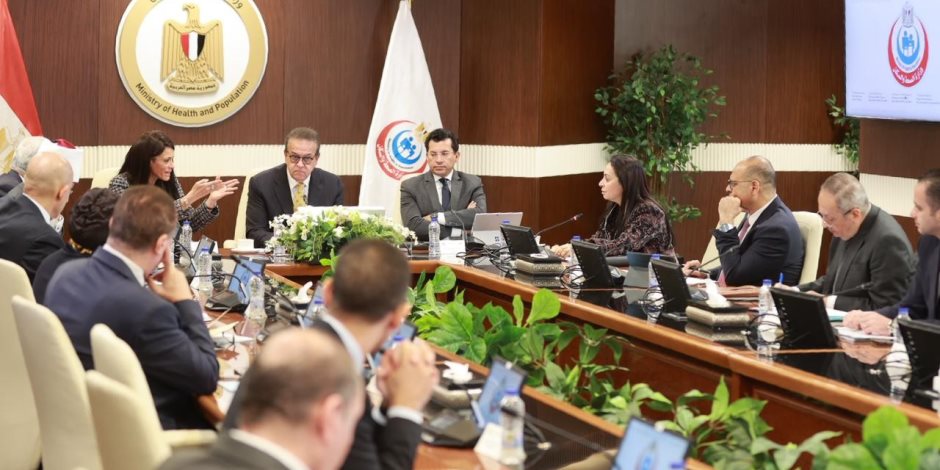 نائب رئيس مجلس الوزراء وزير الصحة يترأس الاجتماع الدوري للمجموعة الوزارية للتنمية البشرية