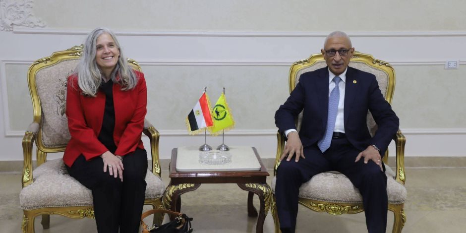 محافظ شمال سيناء يستقبل وفد كندي من السفارة الكندية ويصطحبه لتفقد المرضى الفلسطينين بمستشفى العريش (صور)