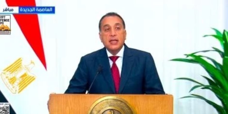 جولة تفقدية لرئيس الوزراء داخل مصنع ليونى لصناعة ضفائر السيارات