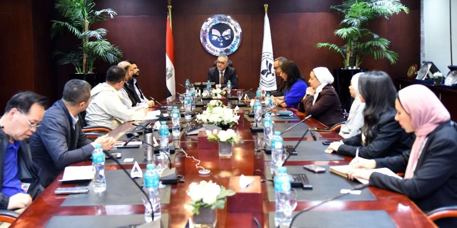 هيئة الاستثمار تبحث مع Fountain Set limited إنشاء مجمع صناعى للغزل والنسيج