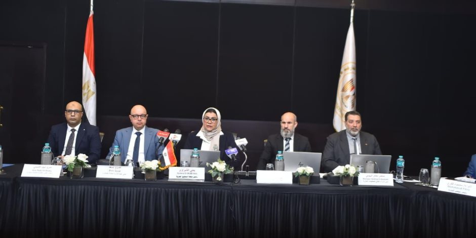 قطاع المعالجات التجارية بوزارة الاستثمار يعقد جلسة استماع للتحقيق في الإجراءات الوقائية على الواردات من صنف منتجات نصف جاهزة من حديد أو صلب من غير الخلائط " البيليت"