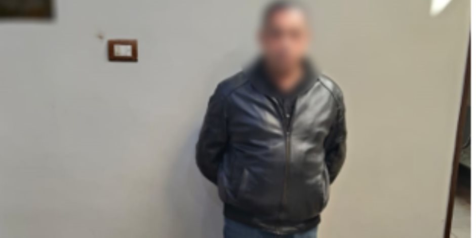 القبض على شخص فى دائرة أبو تيج بأسيوط بحوزته مبالغ مالية لتوزيعها على الناخبين 