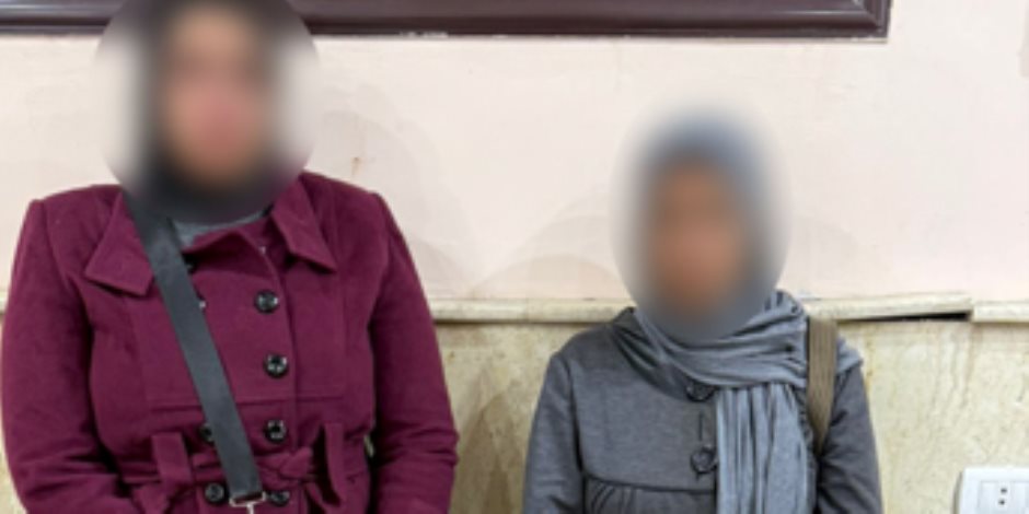 ضبط سيدتين تجمعان بطاقات ناخبين للتصويت لمرشح بالإسكندرية