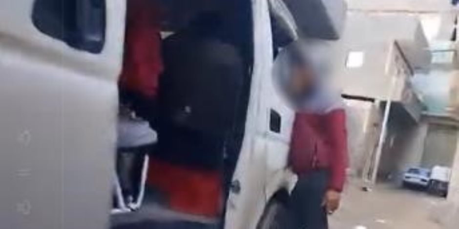 ضبط سيارة أجرة بالبحيرة تورّطت في نقل ناخبين للتصويت مقابل مبالغ مالية