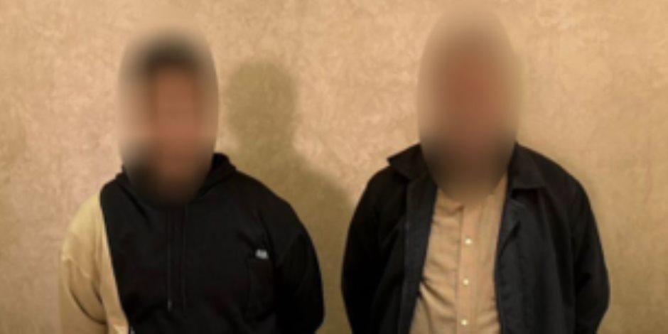 ضبط شخصين يوزعان كروت دعاية انتخابية لمرشحين على الناخبين بمحافظة الجيزة