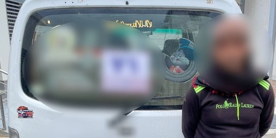 ضبط سائق ميكروباص يحث الناخبين على التصويت لمرشح بالبحيرة