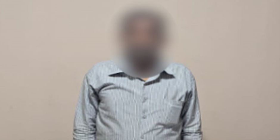 ضبط شخص بمحيط لجنة انتخابية في أسوان خلال متابعة تأمين العملية الانتخابية بحوزته مبالغ مالية لتوزيعها على الناخبين