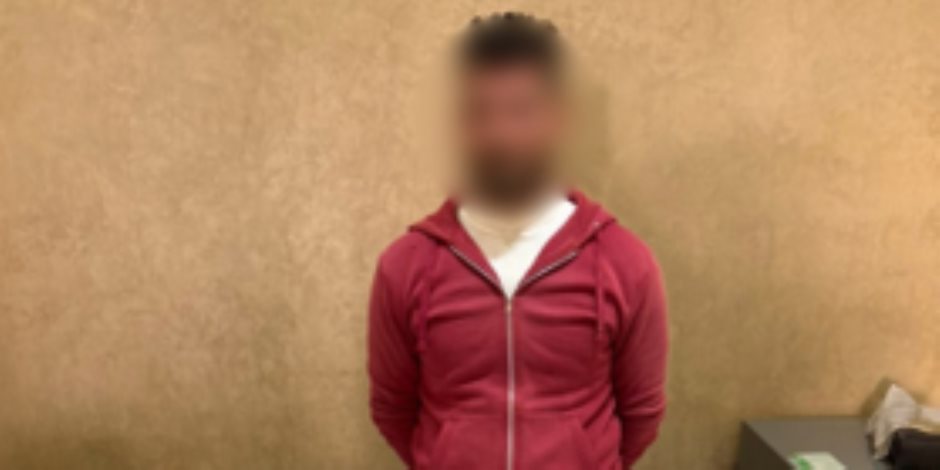 ضبط شخص يوزع دعاية انتخابية لمرشح بدائرة قسم شرطة الأهرام فى الجيزة