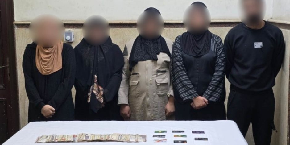 ضبط تشكيل عصابى بالإسكندرية لسرقة بطاقات بنكية من كبار السن