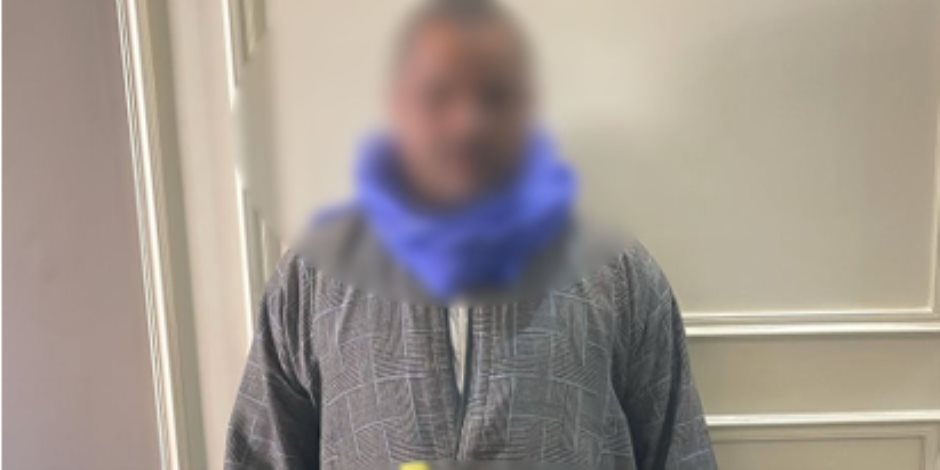 ضبط شخص بحوزته حقائب مواد غذائية لشراء أصوات الناخبين في أبو قرقاص بالمنيا