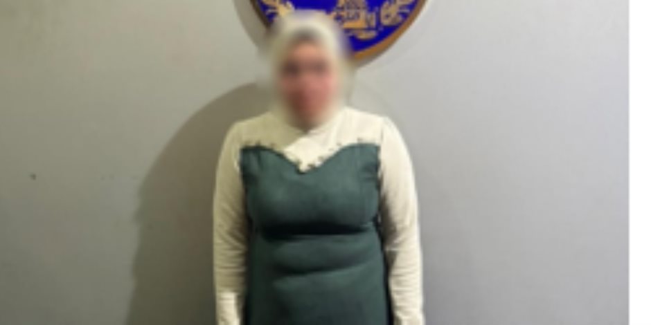 ضبط سيدة بحوزتها بطاقات شخصية للناخبين لدفعهم للتصويت في ثانى المنتزة بالإسكندرية