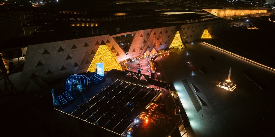 المتحدة للخدمات الإعلامية تفتتح موسمًا موسيقيًا عالمياً لحفلات المتحف المصري الكبير (GEM Nights) بحفل تاريخي للعازف العالمي هاوزر