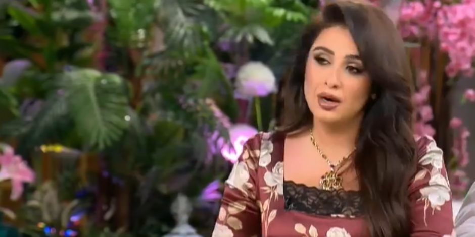 ياسمين عبد العزيز: أنا واثقة في نفسي وبحب أطلع حلوة 