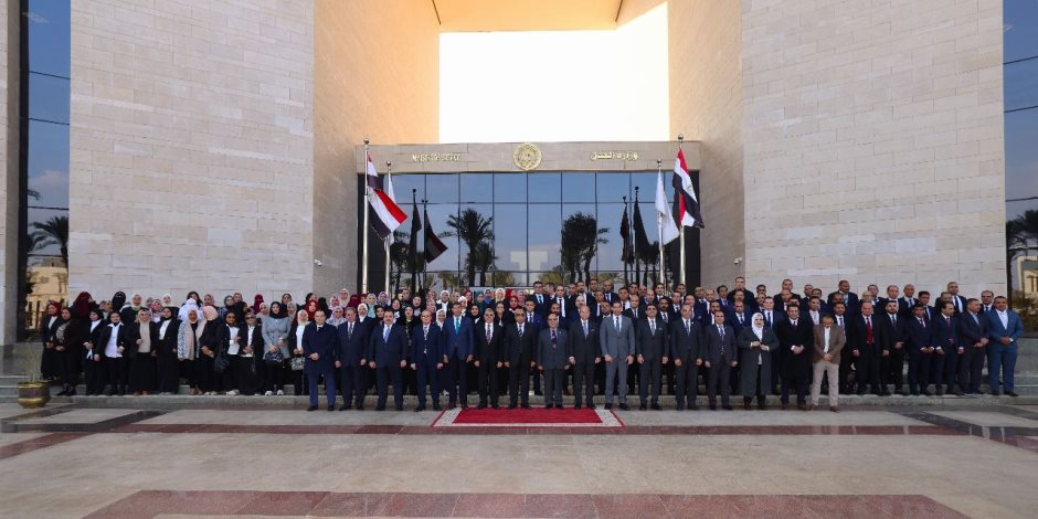 وزير العدل يشهد أداء اليمين القانونية للأعضاء القانونين الجدد بمصلحة الشهر العقارى