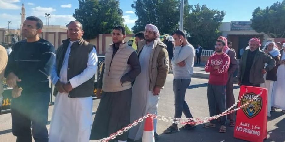 اقبال كثيف من الناخبين على لجان الإنتخابات بجنوب سيناء وسط أجواء يسودها الهدوء والانضباط 