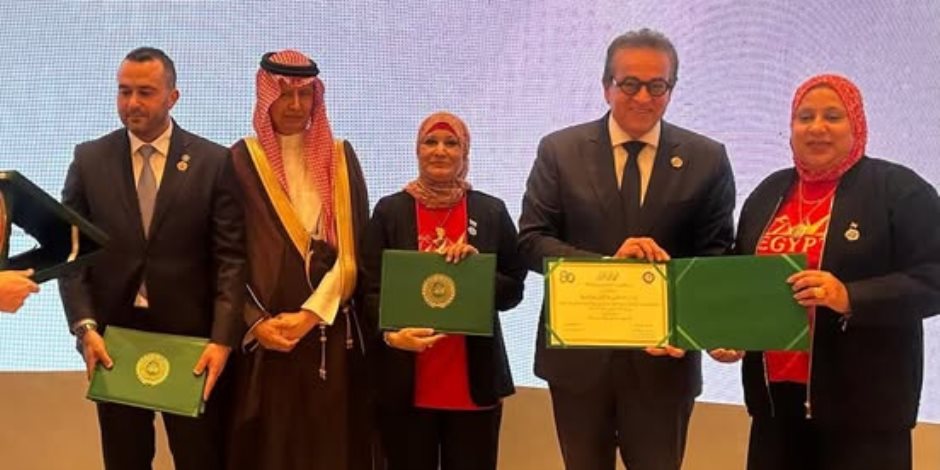 فوز مصر بجائزتي الطبيب العربي والعمل المميز في التمريض والقبالة من مجلس وزراء الصحة العرب
