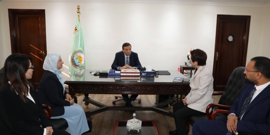 وزير الزراعة يبحث مع وفد صيني مستجدات إنشاء مصنع متطور للمبيدات بتكنولوجيا عالمية في مصر
