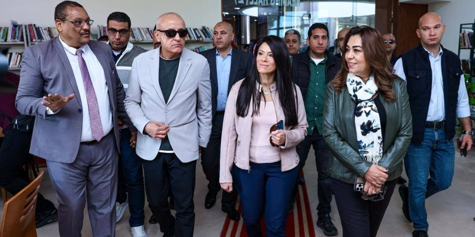 وزيرتا التخطيط والتنمية المحلية ومحافظ الأقصر يتفقدون مكتبة مصر العامة