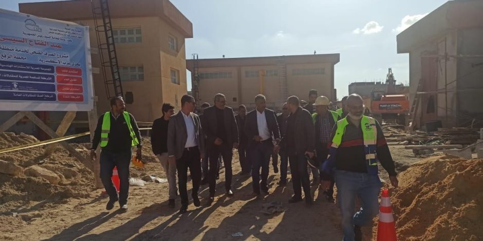 رئيس الجهاز التنفيذي لمشروعات المياه والصرف يتفقد عدداً من المشروعات بالإسكندرية