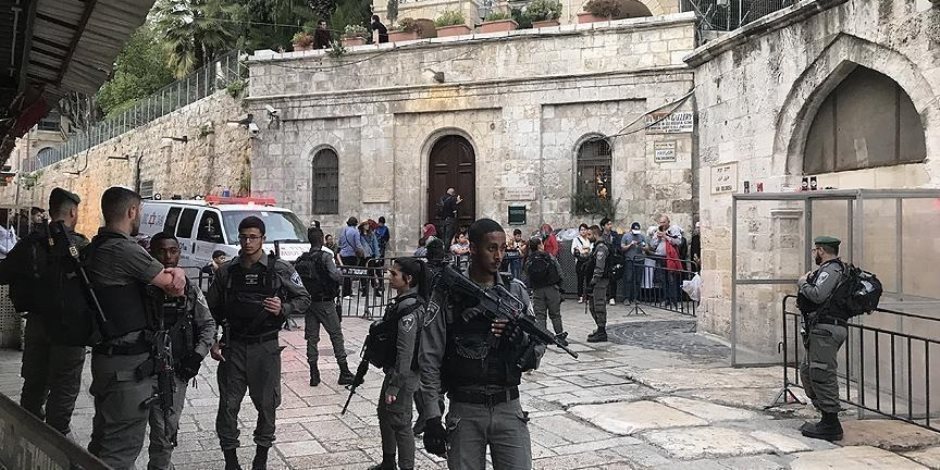 القدس تحت الحصار.. المسيحيون والمسلمون يواجهون التضييق من الاحتلال خلال عيد الميلاد